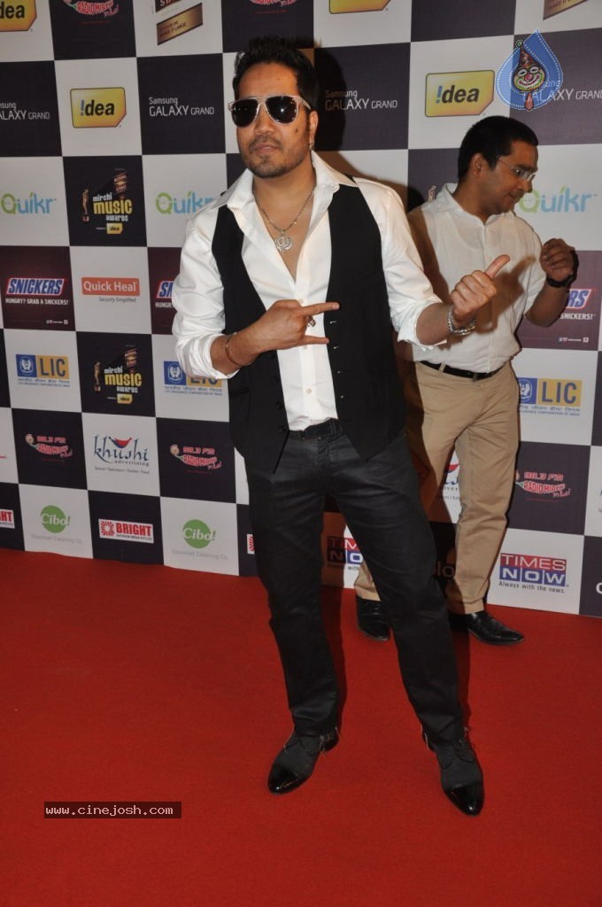 Celebs at Mirchi Music Awards 2012 - 10 / 90 photos