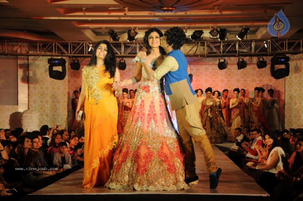 Celebs at Rohit Verma Fashion Show - 3 / 121 photos