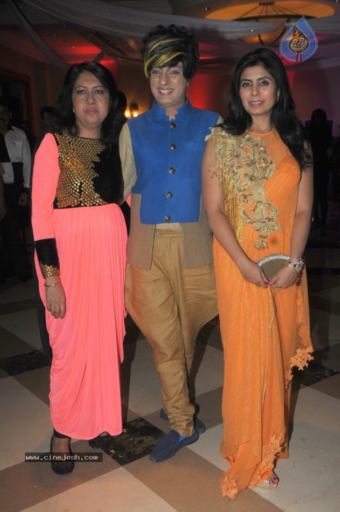 Celebs at Rohit Verma Fashion Show - 17 / 121 photos