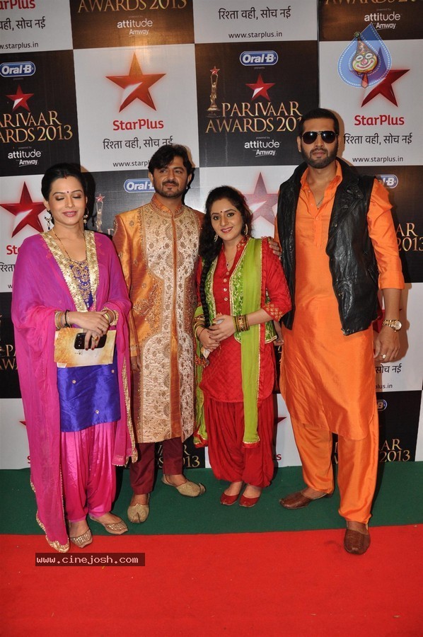 Celebs at Star Parivaar Awards 2013 - 3 / 161 photos