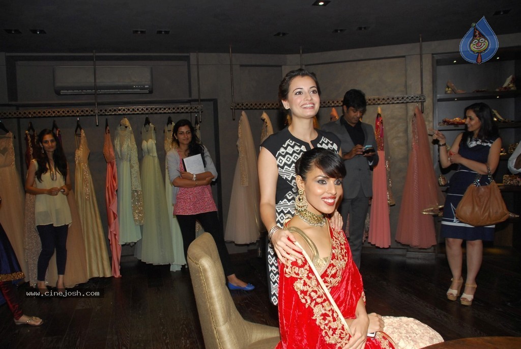 Dia Mirza at Signature Studio Store Launch - 15 / 20 photos