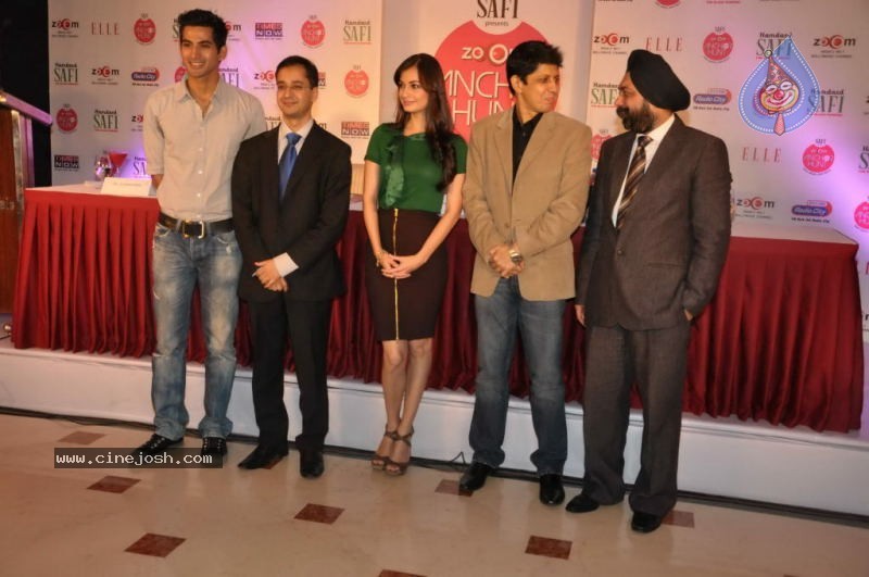 Dia Mirza Launches Zoom Anchor Hunt 2011 - 13 / 23 photos