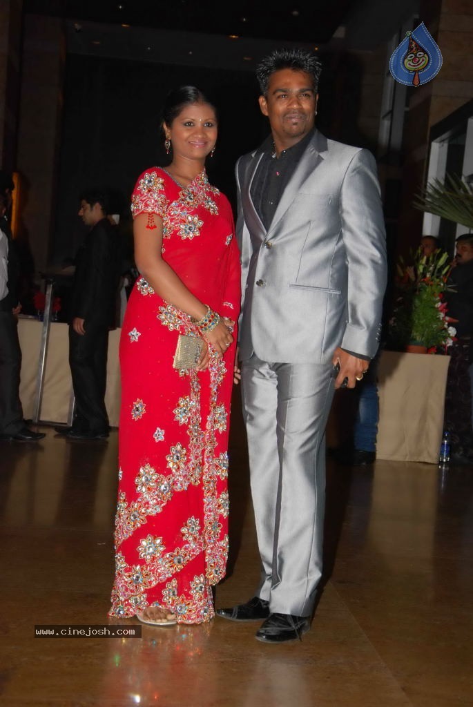 Genelia n Ritesh Reception Photos - 02 - 130 / 144 photos