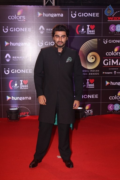 GIMA Awards 2016 Red Carpet Photos - 35 / 73 photos