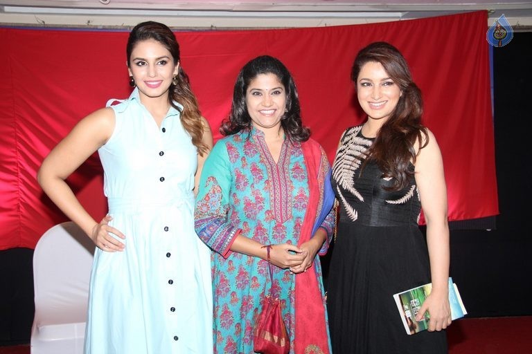 Huma Qureshi at Highway Music Launch - 27 / 32 photos