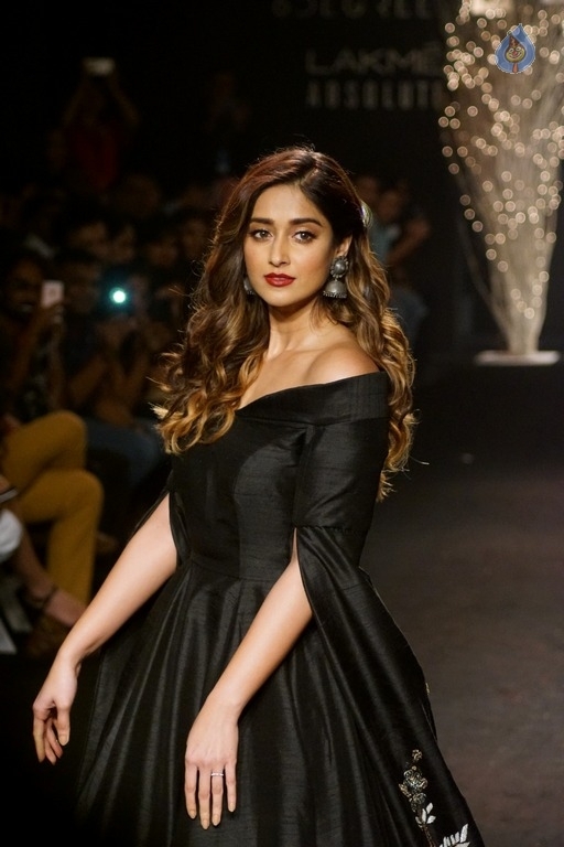 Ileana at LFW Winter Festive 2017 - 9 / 21 photos