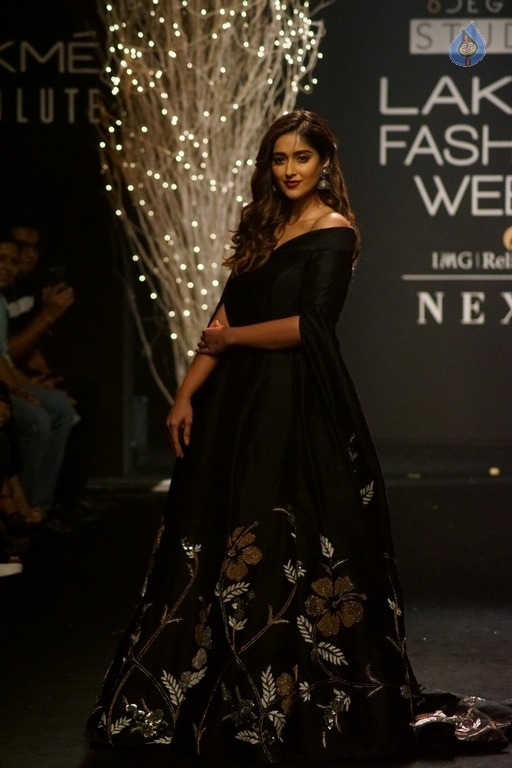 Ileana at LFW Winter Festive 2017 - 13 / 21 photos