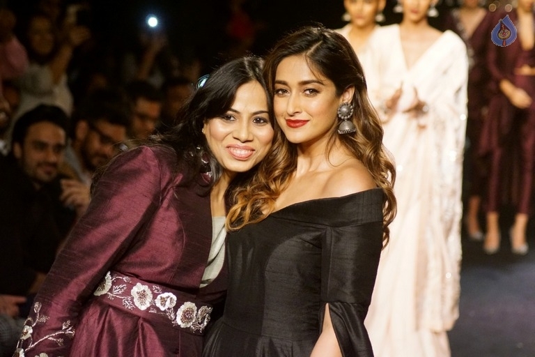 Ileana at LFW Winter Festive 2017 - 19 / 21 photos