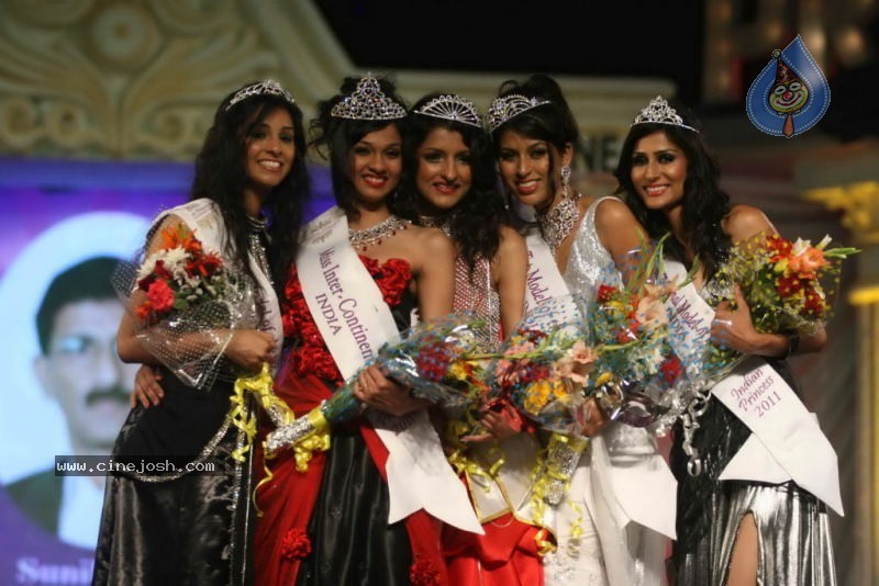 Indian Princess 2011 Grand Finale Event - 26 / 80 photos