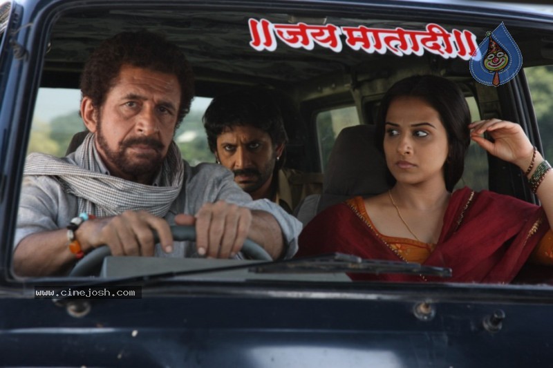 Ishqiya Movie Stills - 34 / 46 photos