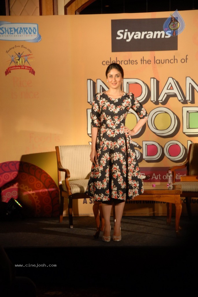 Kareena Kapoor Launches Indian Food Wisdom DVD - 27 / 68 photos