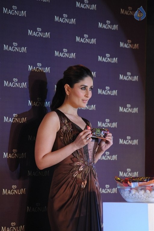 Kareena Kapoor Launches New Magnum Brownie Variant - 2 / 28 photos