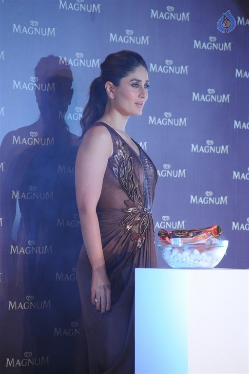 Kareena Kapoor Launches New Magnum Brownie Variant - 14 / 28 photos