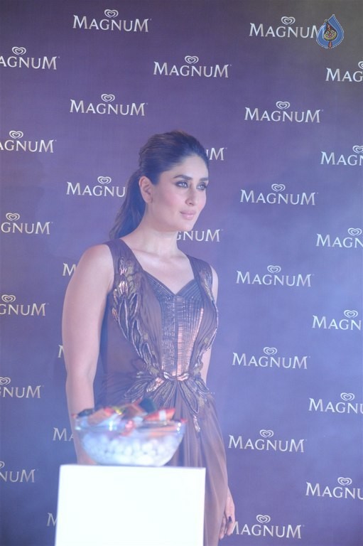 Kareena Kapoor Launches New Magnum Brownie Variant - 15 / 28 photos