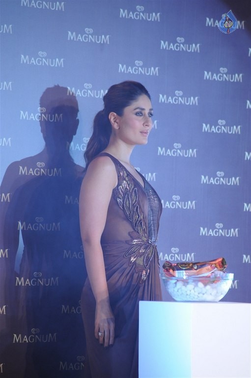 Kareena Kapoor Launches New Magnum Brownie Variant - 26 / 28 photos