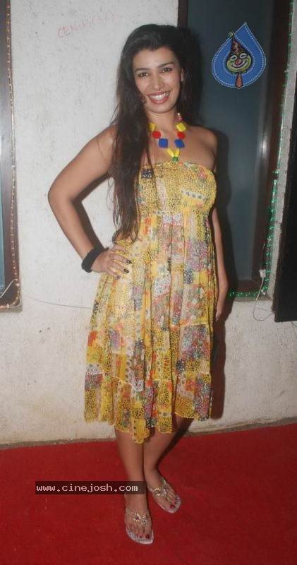 Kushal Punjabi Birthday Bash - 15 / 47 photos