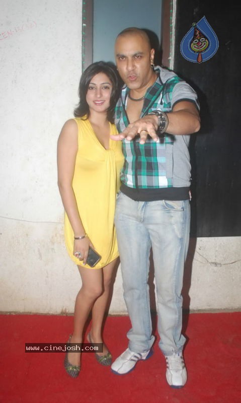 Kushal Punjabi Birthday Bash - 37 / 47 photos