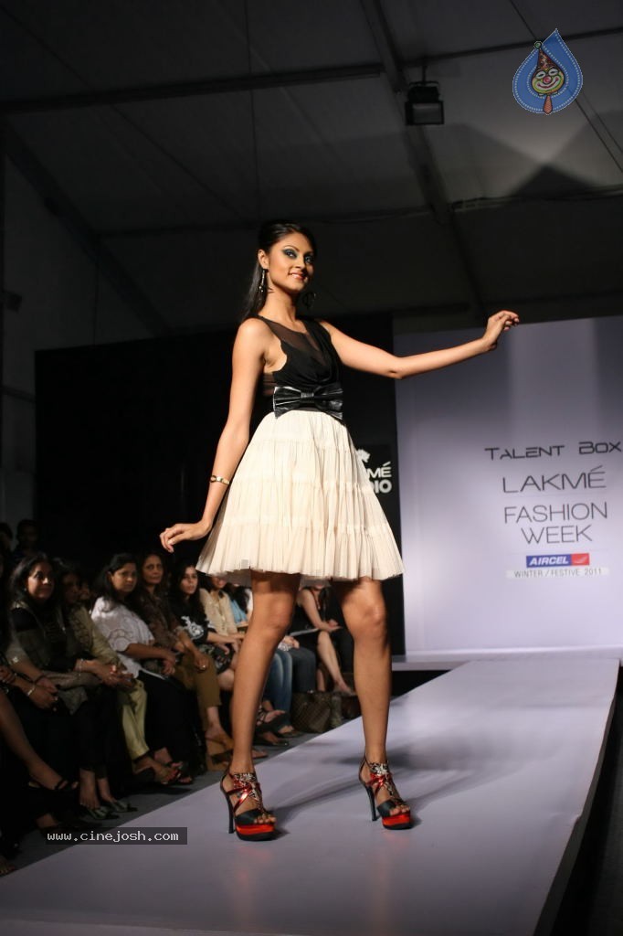 Lakme Fashion Week Day 3 All Shows - 20 / 85 photos