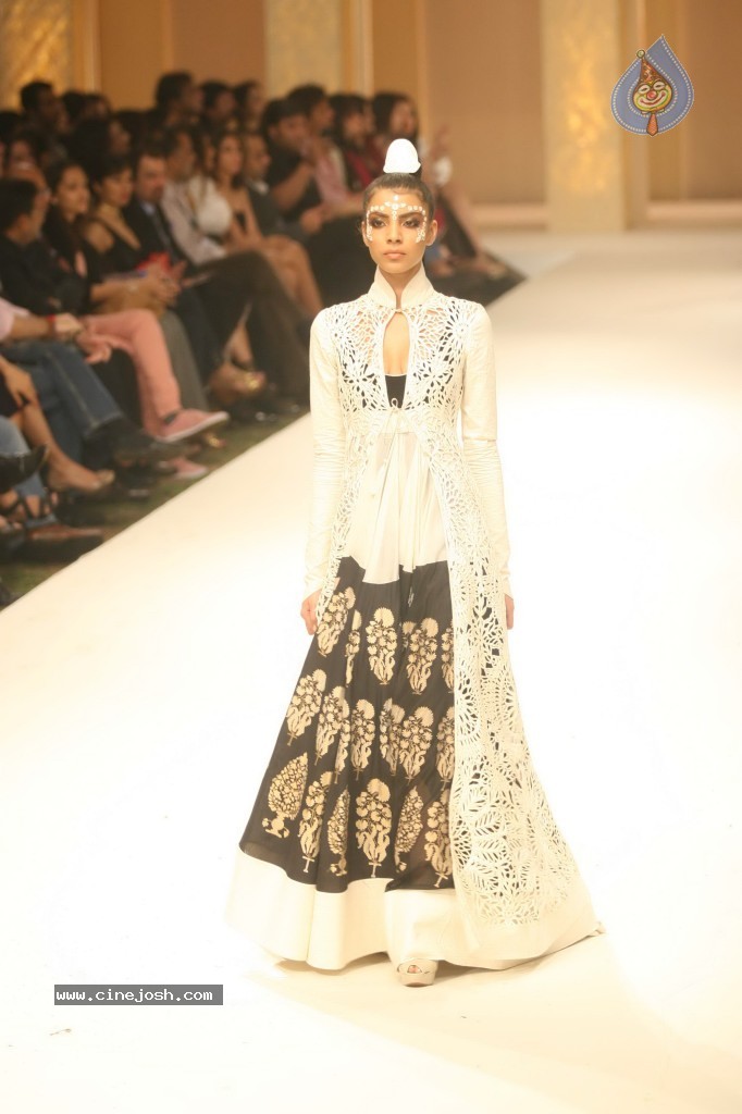 Lakme Fashion Week Grand Finale All Shows - 73 / 146 photos