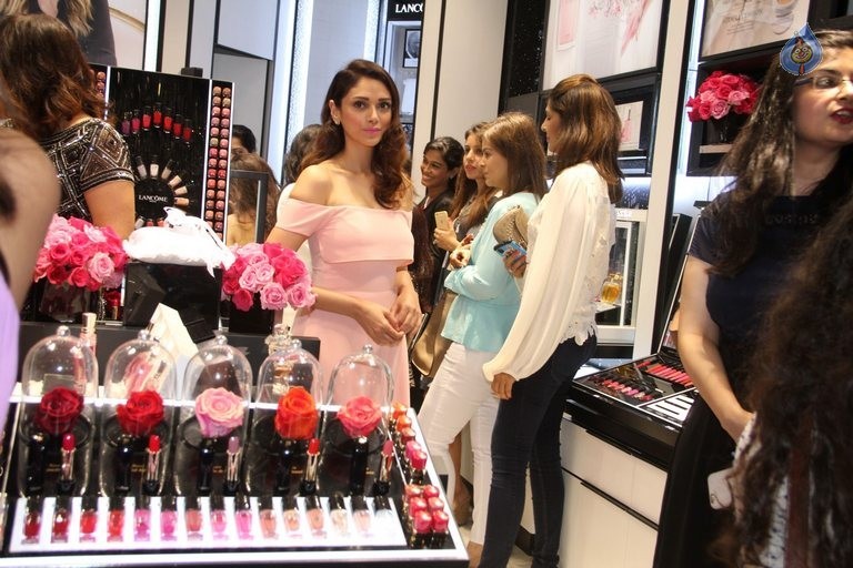 Lancome Boutique Launch - 2 / 35 photos