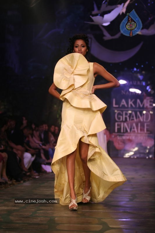 LFW Grand Finale Fashion Show - 82 / 117 photos