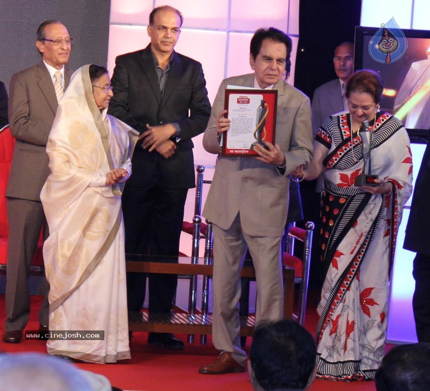 Lokmat Awards 2011 - 2 / 47 photos