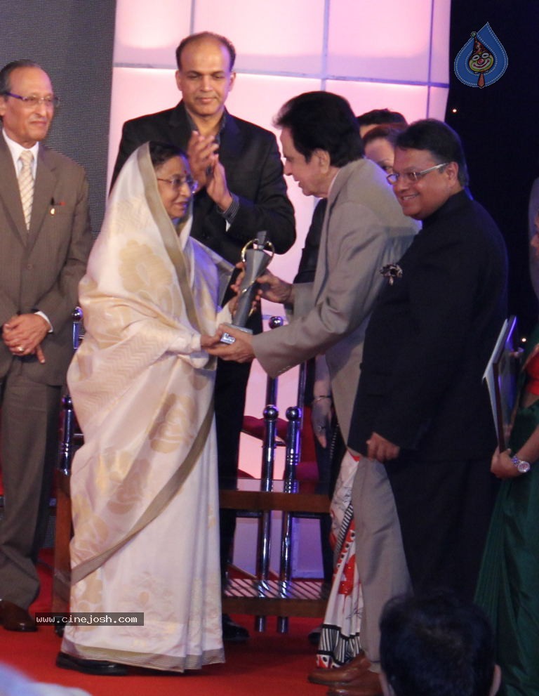 Lokmat Awards 2011 - 7 / 47 photos