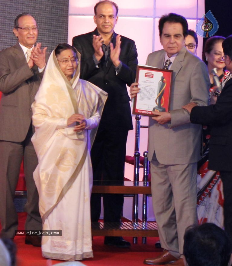 Lokmat Awards 2011 - 44 / 47 photos