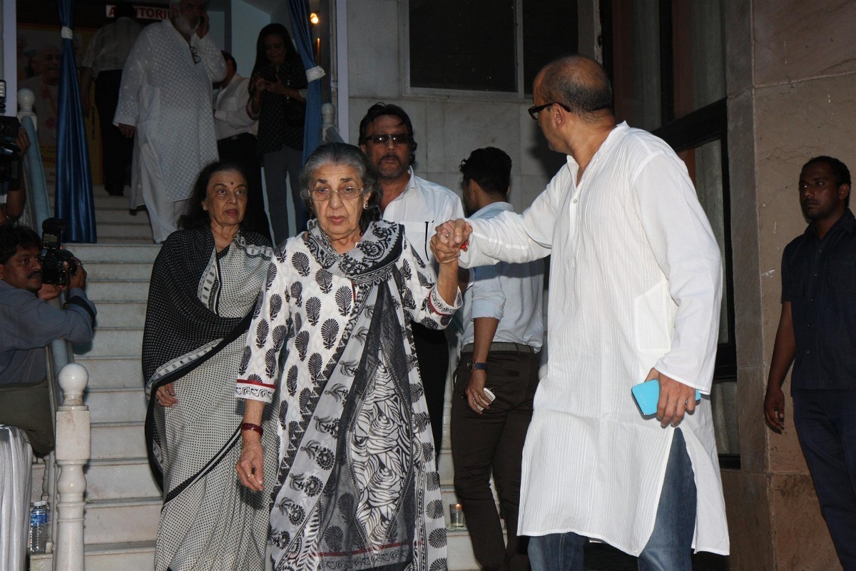 Madhuri Dixit Father Prayer Meet - 48 / 63 photos