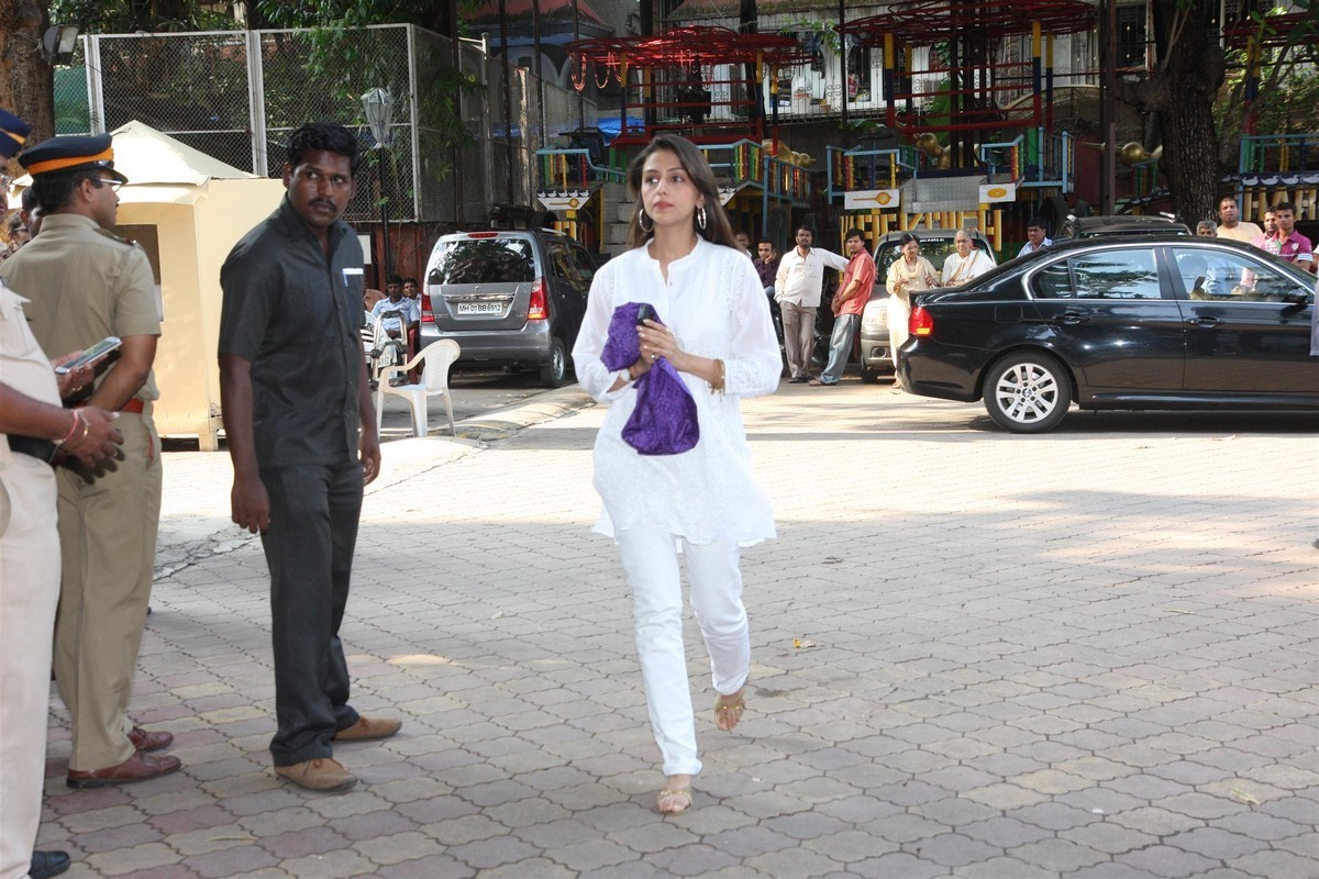 Madhuri Dixit Father Prayer Meet - 62 / 63 photos