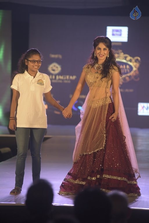 Manali Jagtap's Star Walk Fashion Show - 16 / 57 photos