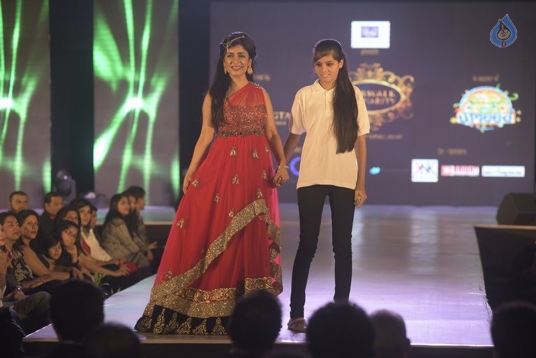 Manali Jagtap's Star Walk Fashion Show - 20 / 57 photos