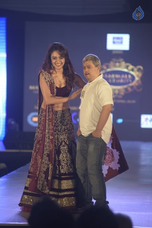 Manali Jagtap's Star Walk Fashion Show - 26 / 57 photos