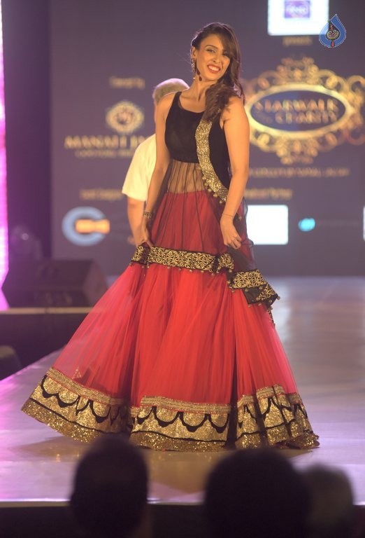 Manali Jagtap's Star Walk Fashion Show - 52 / 57 photos