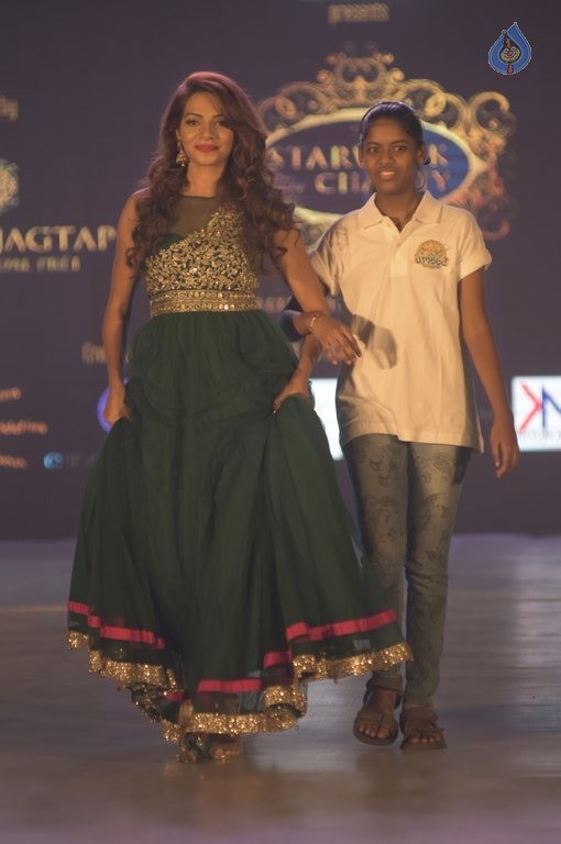 Manali Jagtap's Star Walk Fashion Show - 54 / 57 photos