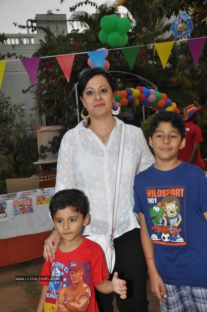 Manoj Bajpai Children Bday Bash - 25 / 57 photos