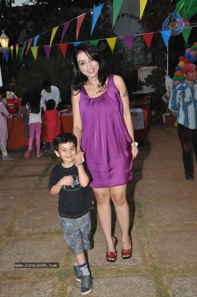 Manoj Bajpai Children Bday Bash - 41 / 57 photos