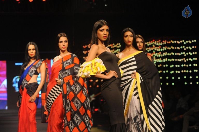 Models Walk the Ramp at BPFT 2015 - 12 / 61 photos