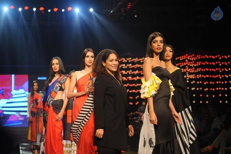 Models Walk the Ramp at BPFT 2015 - 19 / 61 photos