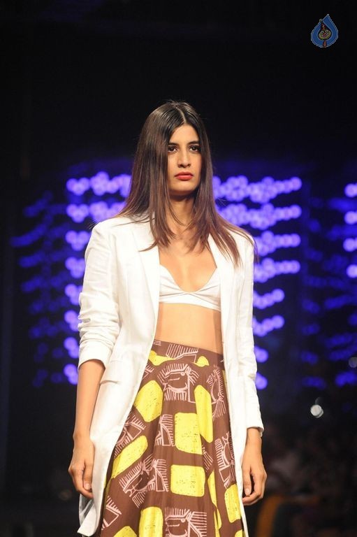 Models Walk the Ramp at BPFT 2015 - 23 / 61 photos