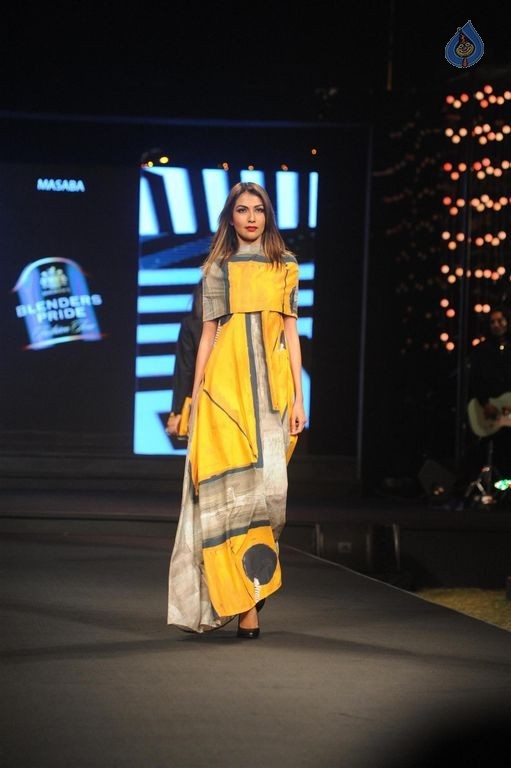 Models Walk the Ramp at BPFT 2015 - 30 / 61 photos