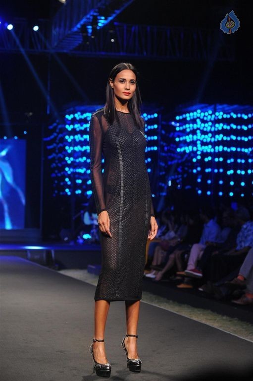 Models Walk the Ramp at BPFT 2015 - 31 / 61 photos