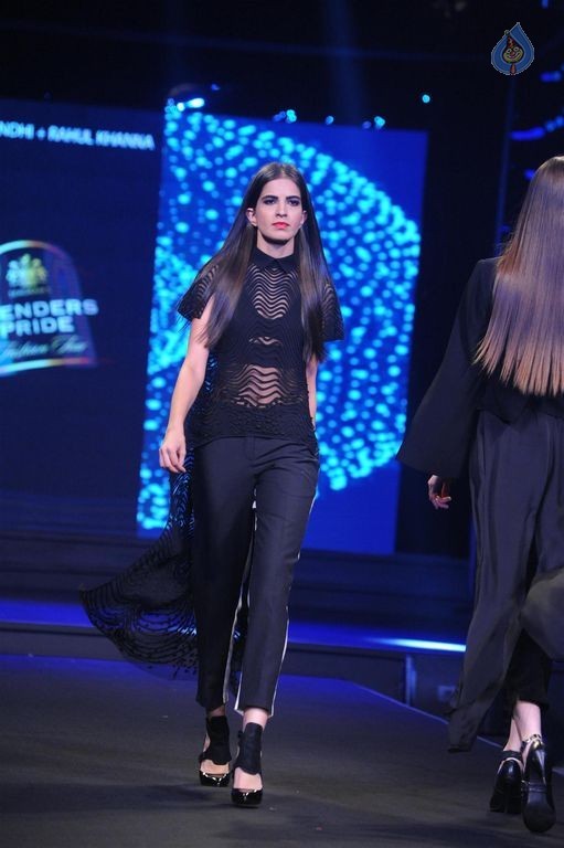 Models Walk the Ramp at BPFT 2015 - 50 / 61 photos