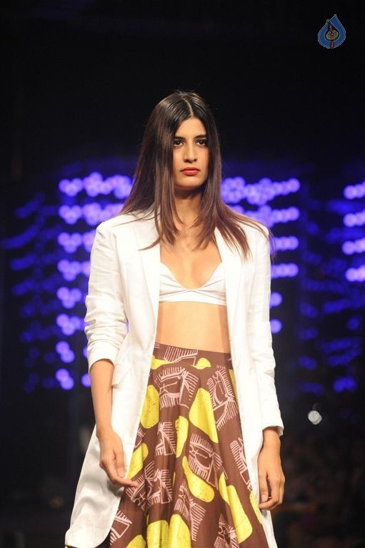 Models Walk the Ramp at BPFT 2015 - 52 / 61 photos