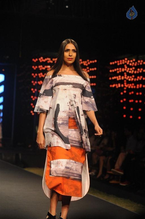 Models Walk the Ramp at BPFT 2015 - 53 / 61 photos