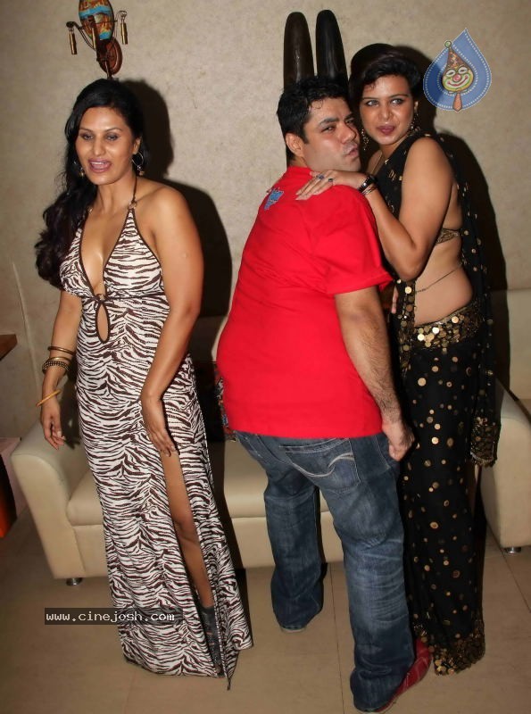 Bollywood: Nandini Jumani Birthday Bash - 56 / 59 photos