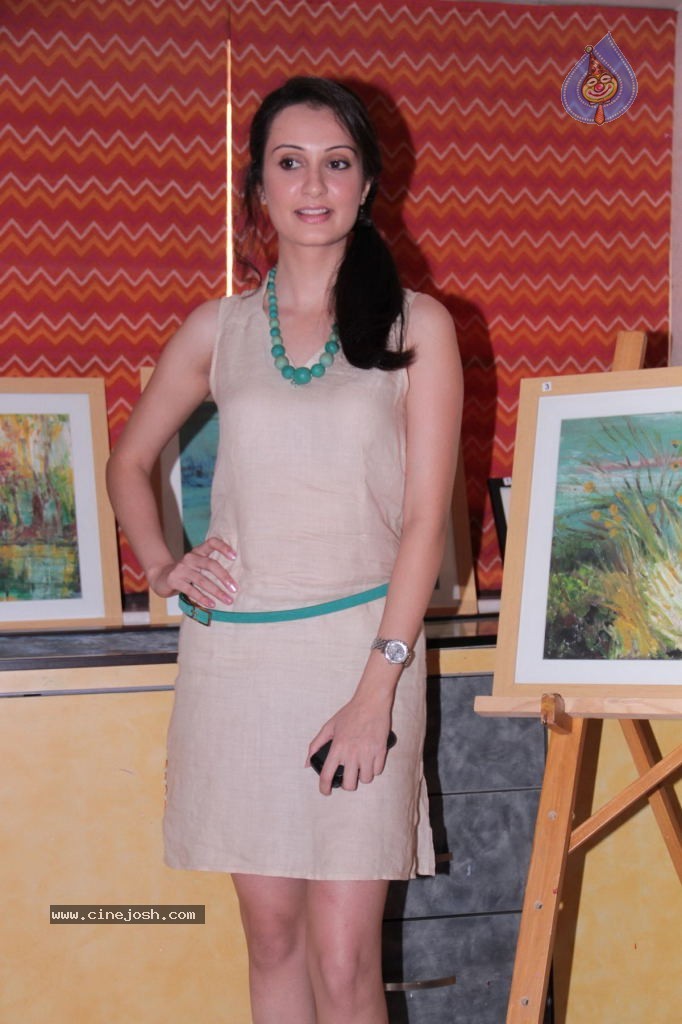 Nandita Desai Art Works Auction Event - 10 / 23 photos