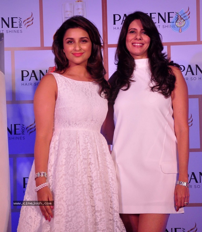 Parineeti Chopra at Pantene Event - 27 / 27 photos