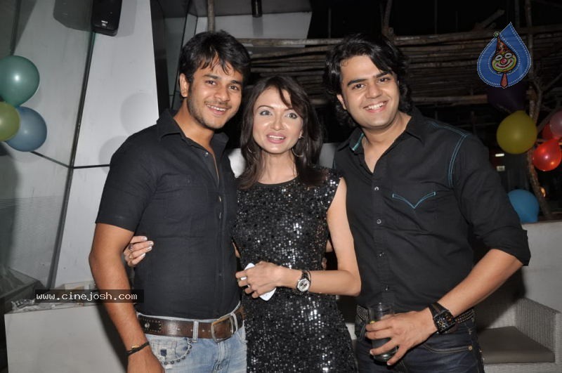 Parul Chaudhary Bday Party - 10 / 44 photos