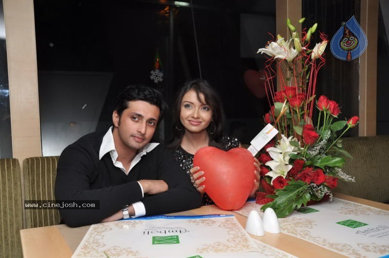 Parul Chaudhary Bday Party - 35 / 44 photos